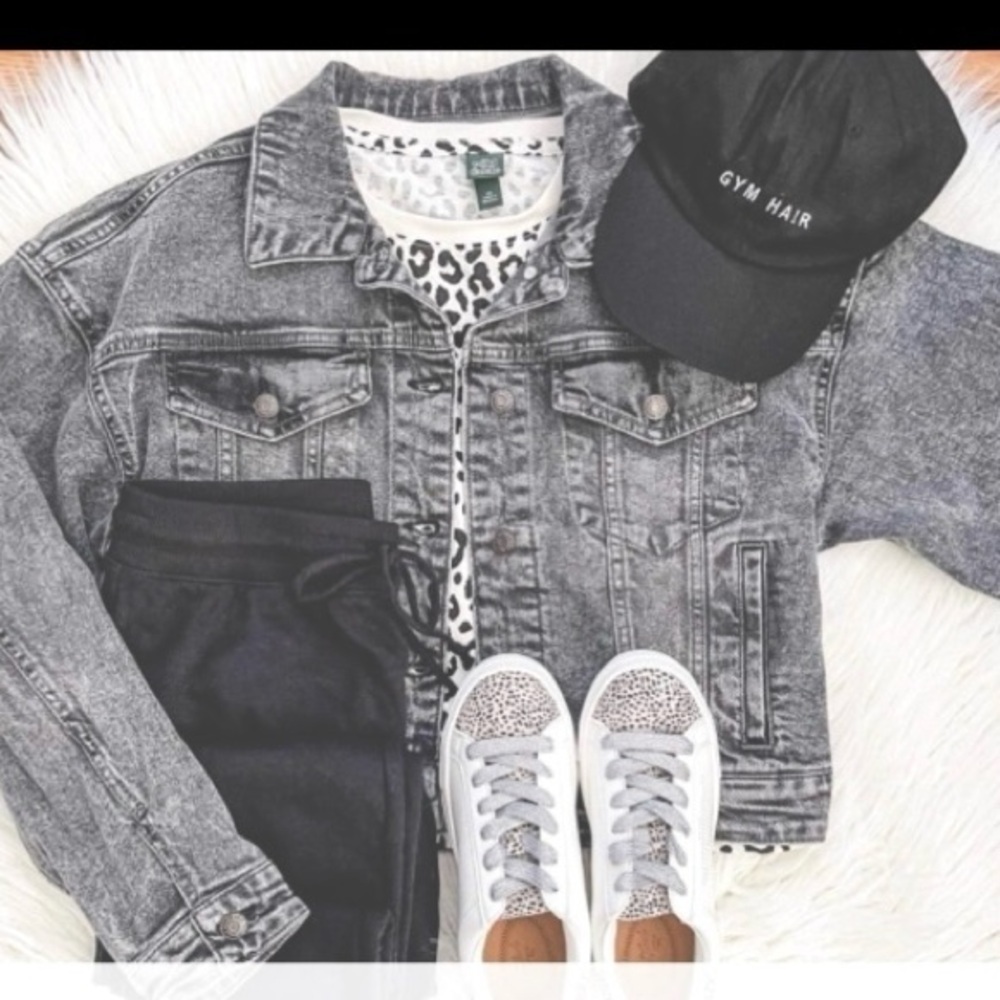 Cropped Denim
Trucker Jacket - Wild Fable™
Gray new